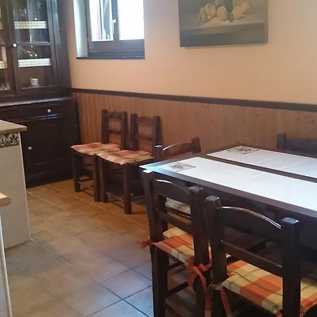 Casa Los Avellanos - Escarrilla