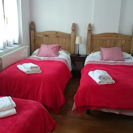 Holiday home Casa Los Avellanos - Escarrilla